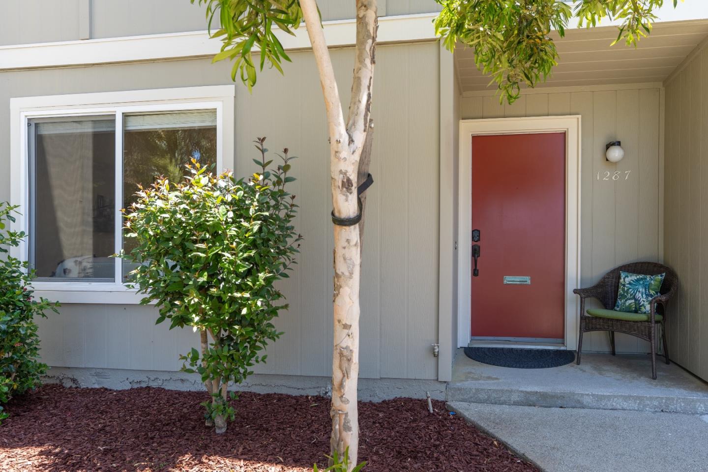Detail Gallery Image 2 of 34 For 1287 Rosita Rd, Pacifica,  CA 94044 - 3 Beds | 2/1 Baths