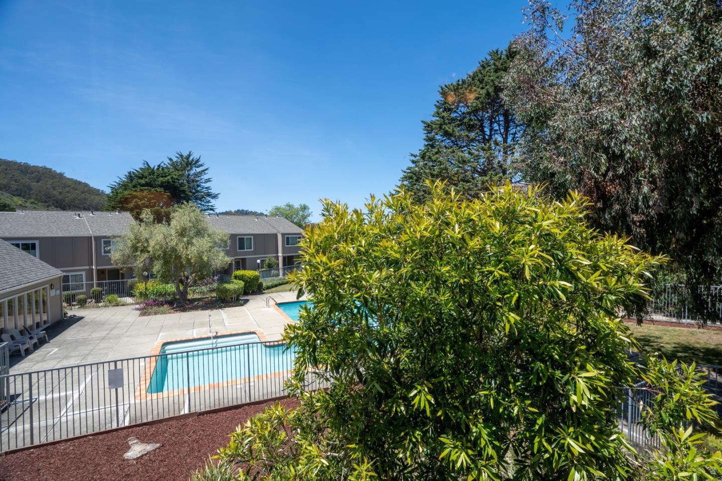 Detail Gallery Image 21 of 34 For 1287 Rosita Rd, Pacifica,  CA 94044 - 3 Beds | 2/1 Baths