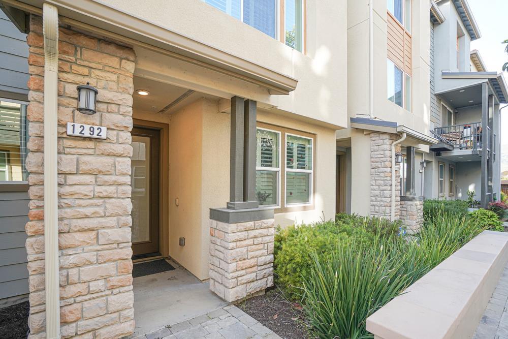 Detail Gallery Image 1 of 1 For 1292 Milkweed St, Milpitas,  CA 95035 - 3 Beds | 3/1 Baths