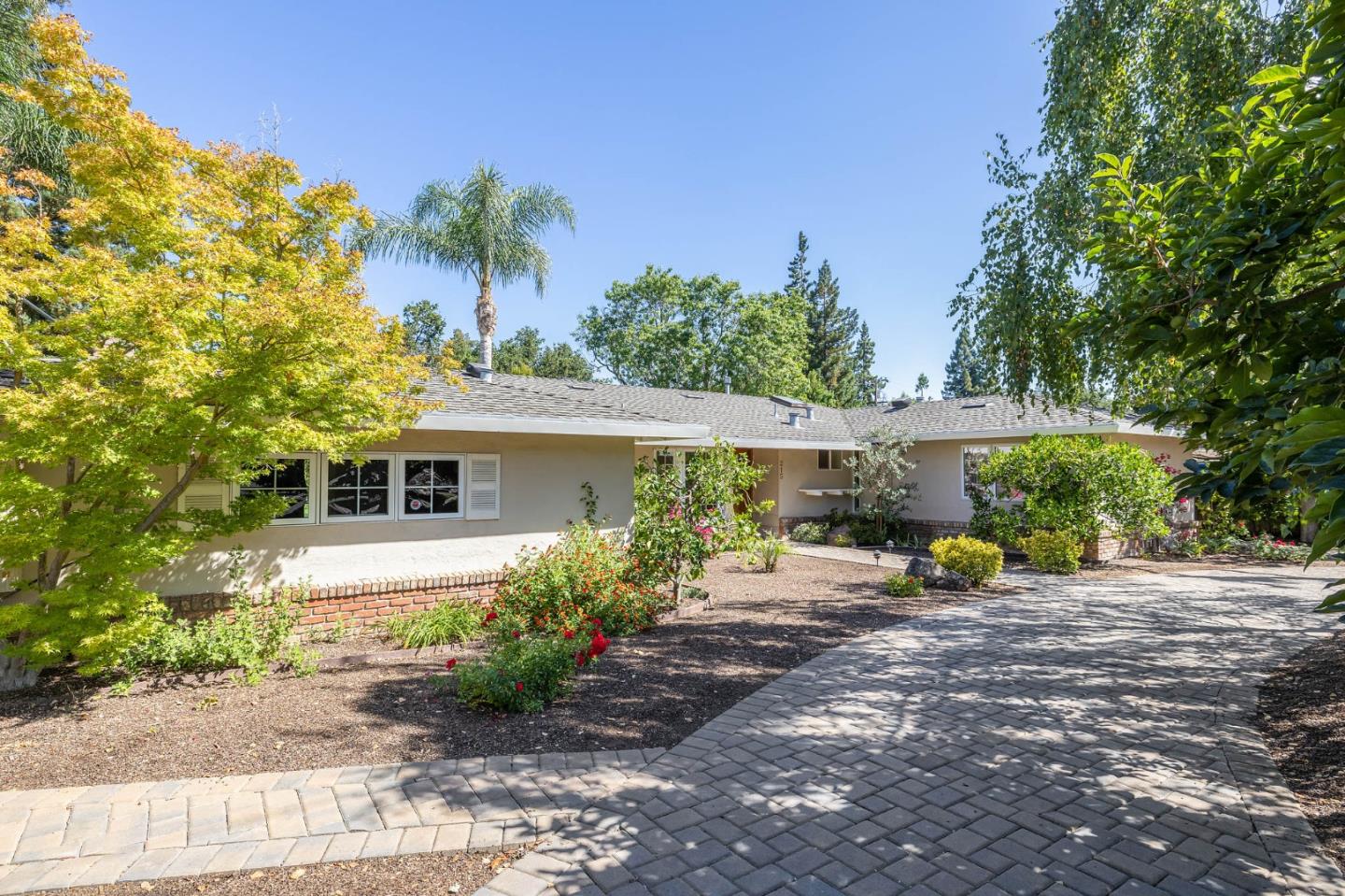 Detail Gallery Image 1 of 1 For 215 Hillview Ave, Los Altos,  CA 94022 - 4 Beds | 3/1 Baths