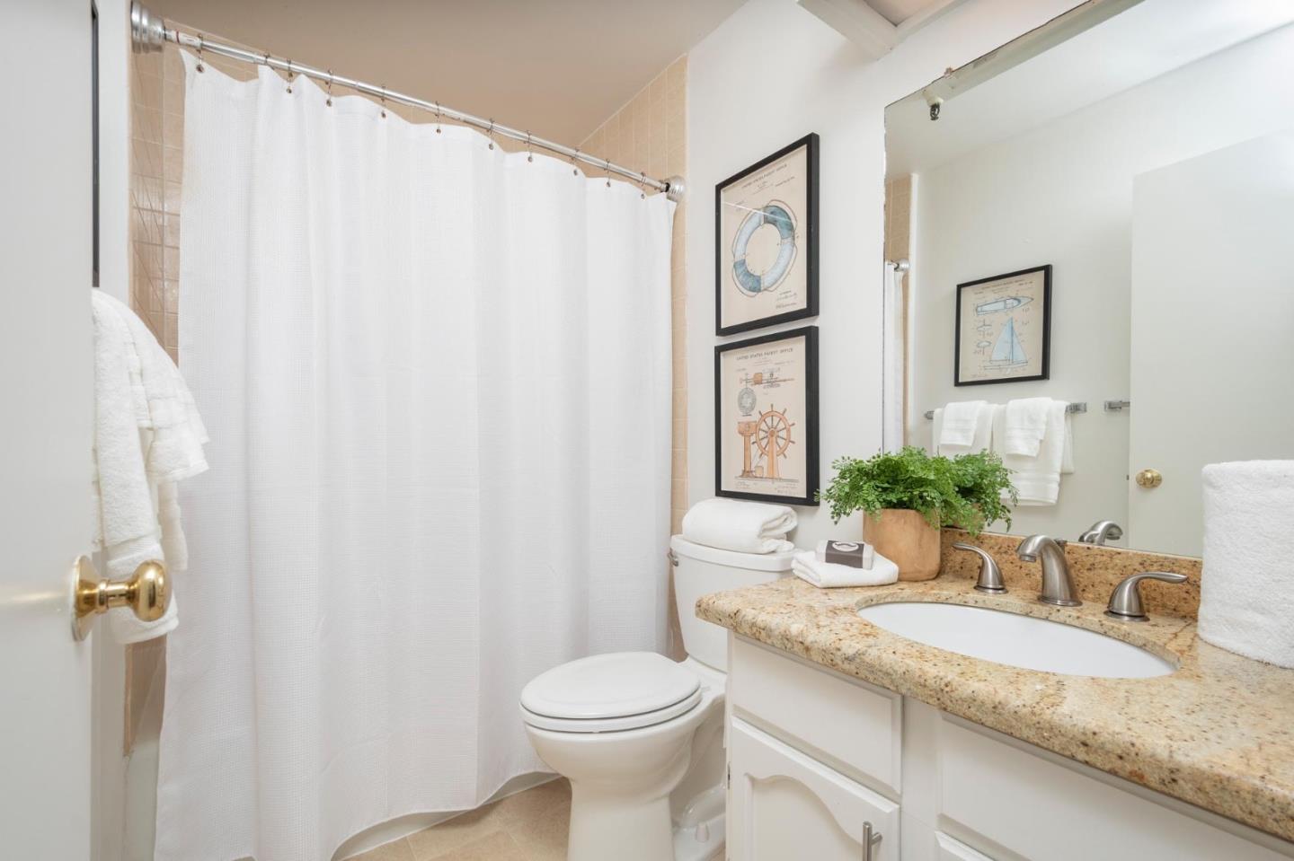 Detail Gallery Image 11 of 17 For 1210 Bellevue Ave #305,  Burlingame,  CA 94010 - 2 Beds | 2 Baths