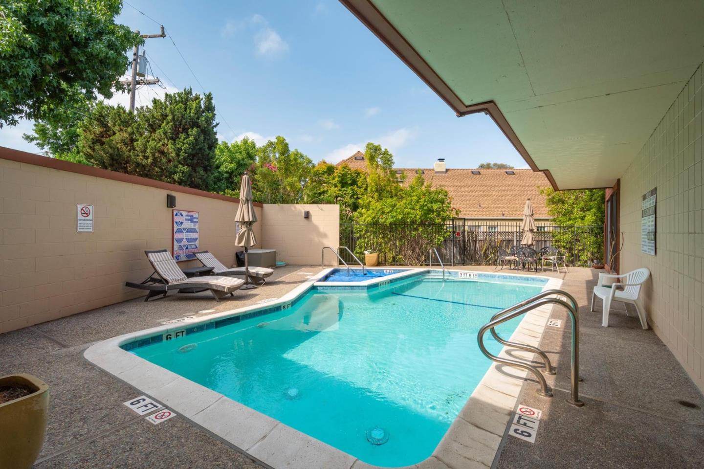 Detail Gallery Image 15 of 17 For 1210 Bellevue Ave #305,  Burlingame,  CA 94010 - 2 Beds | 2 Baths