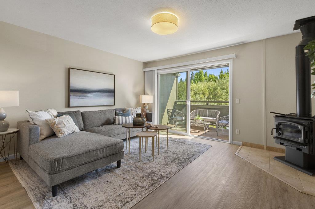 Detail Gallery Image 1 of 1 For 4024 Farm Hill Blvd #8,  Redwood City,  CA 94061 - 2 Beds | 1/1 Baths