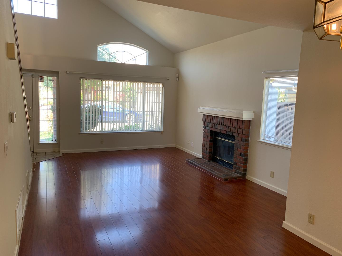 Detail Gallery Image 1 of 1 For 562 Costigan Cir, Milpitas,  CA 95035 - 3 Beds | 2/1 Baths