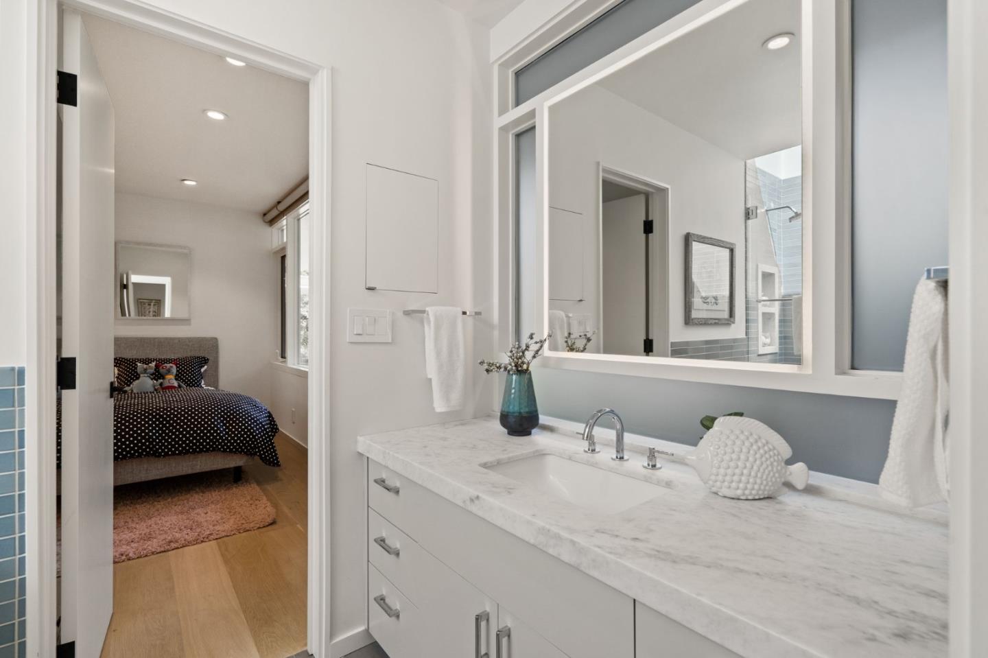 Detail Gallery Image 26 of 57 For 161 Eleanor Dr, Woodside,  CA 94062 - 6 Beds | 3/1 Baths