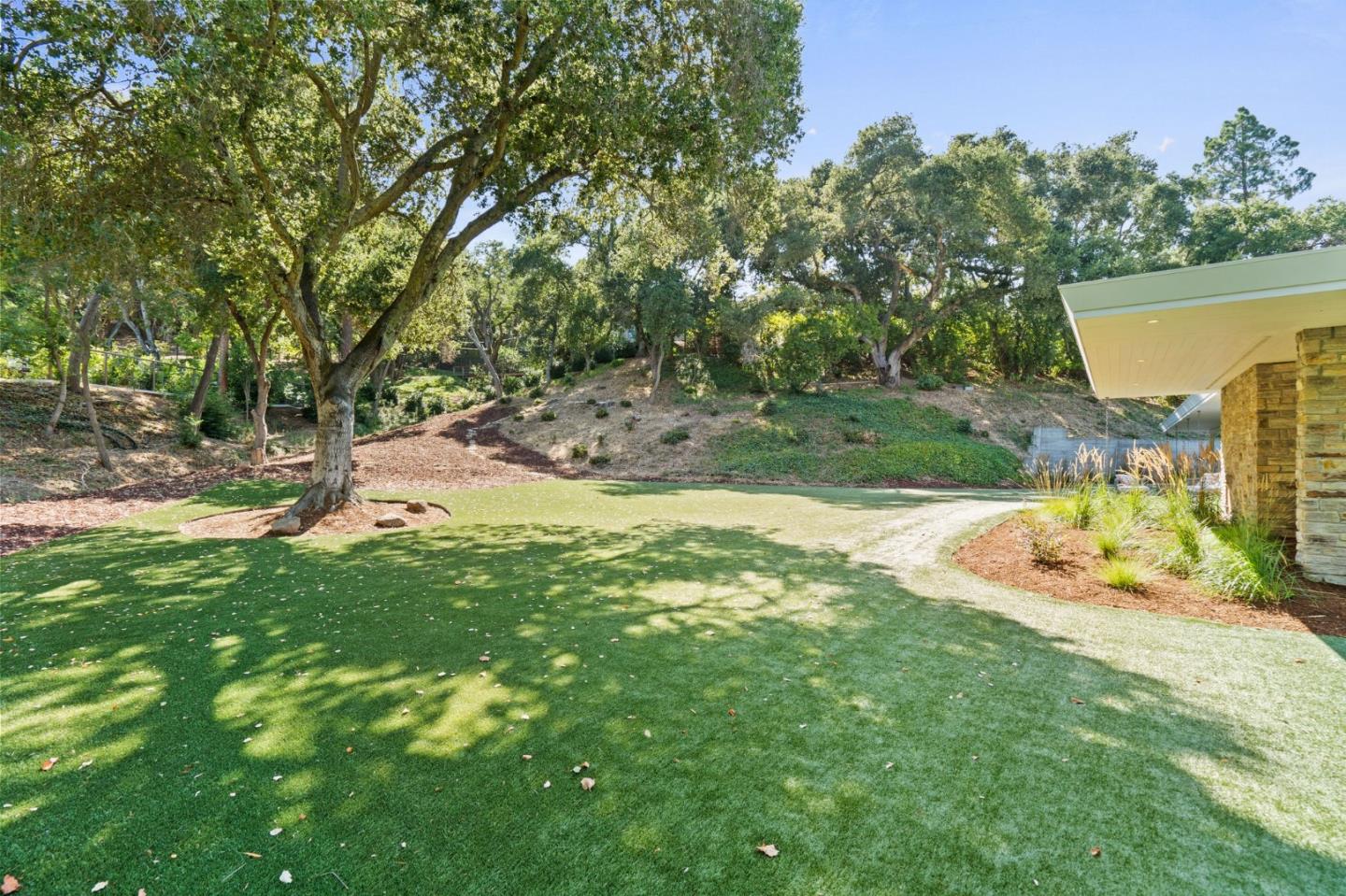 Detail Gallery Image 46 of 57 For 161 Eleanor Dr, Woodside,  CA 94062 - 6 Beds | 3/1 Baths