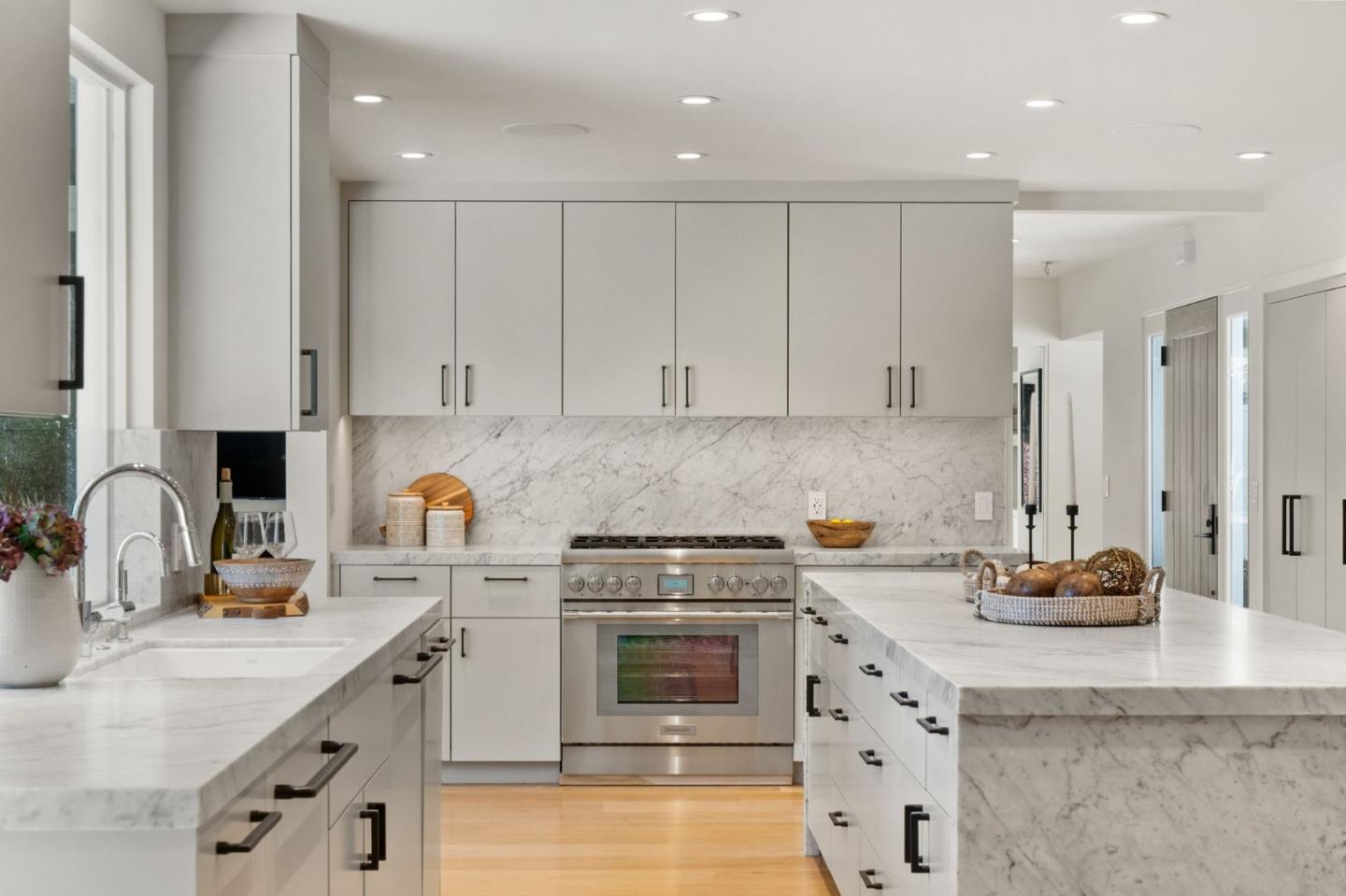 Detail Gallery Image 9 of 57 For 161 Eleanor Dr, Woodside,  CA 94062 - 6 Beds | 3/1 Baths