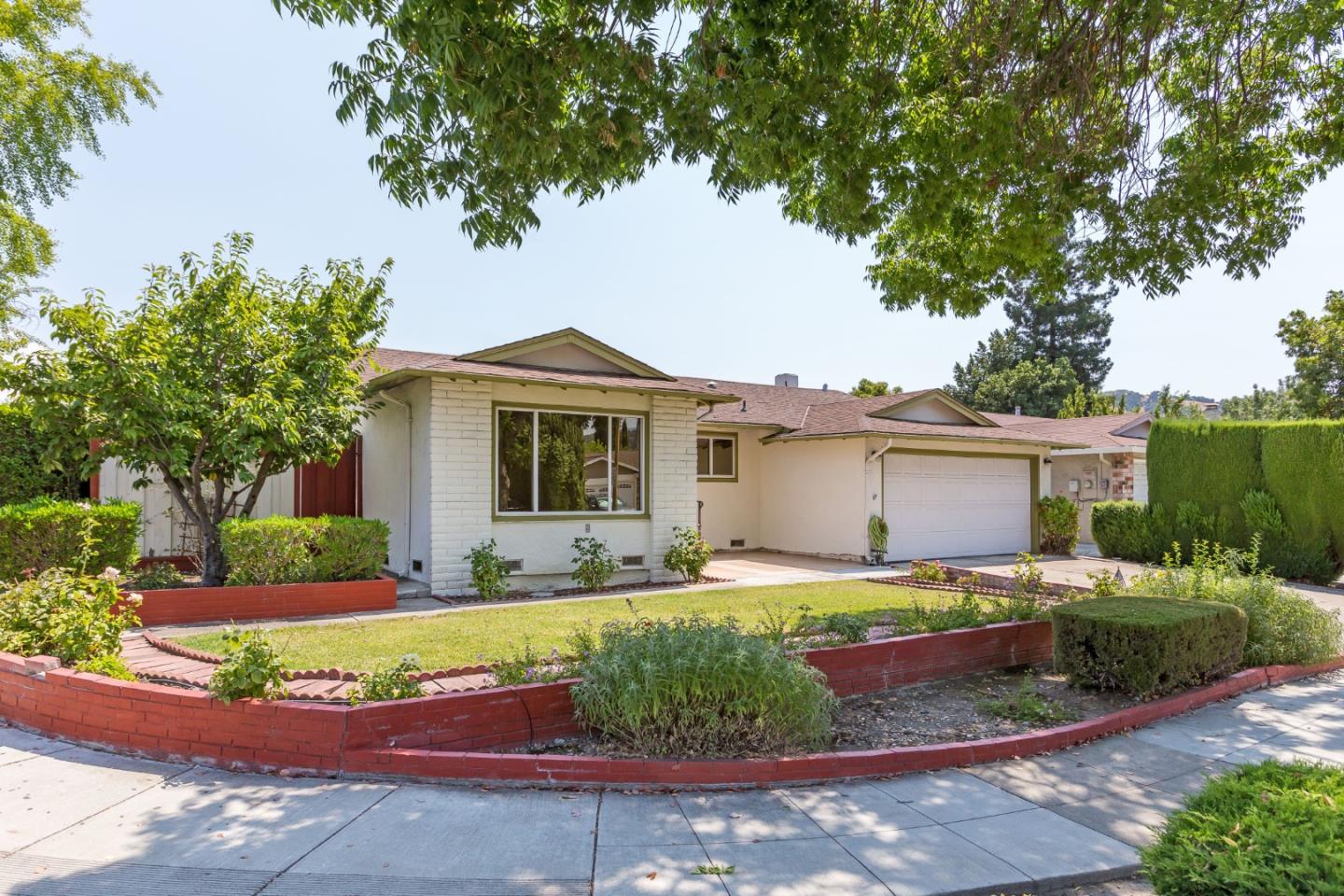 Detail Gallery Image 1 of 1 For 6102 Iowa Dr, San Jose,  CA 95123 - 4 Beds | 2 Baths