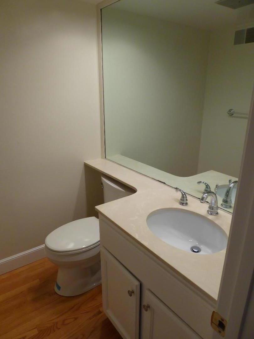 Detail Gallery Image 13 of 25 For 29 Tollridge Ct, San Mateo,  CA 94402 - 3 Beds | 2/1 Baths