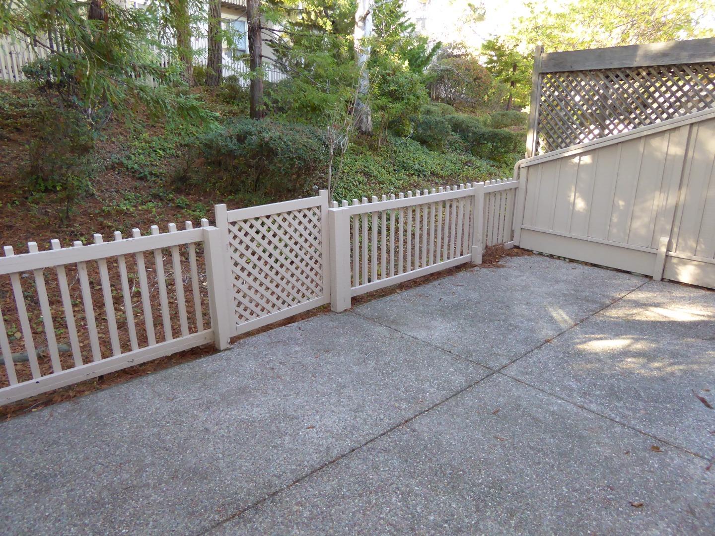 Detail Gallery Image 16 of 25 For 29 Tollridge Ct, San Mateo,  CA 94402 - 3 Beds | 2/1 Baths