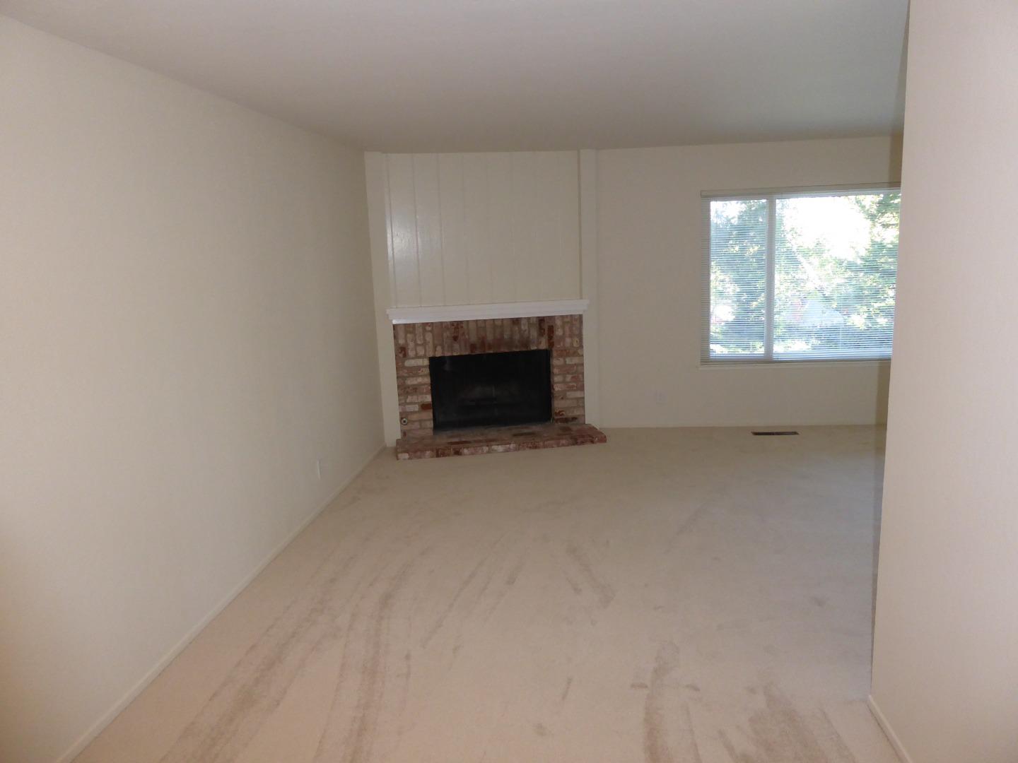 Detail Gallery Image 3 of 27 For 34 Havenridge Ct, San Mateo,  CA 94402 - 3 Beds | 2/1 Baths