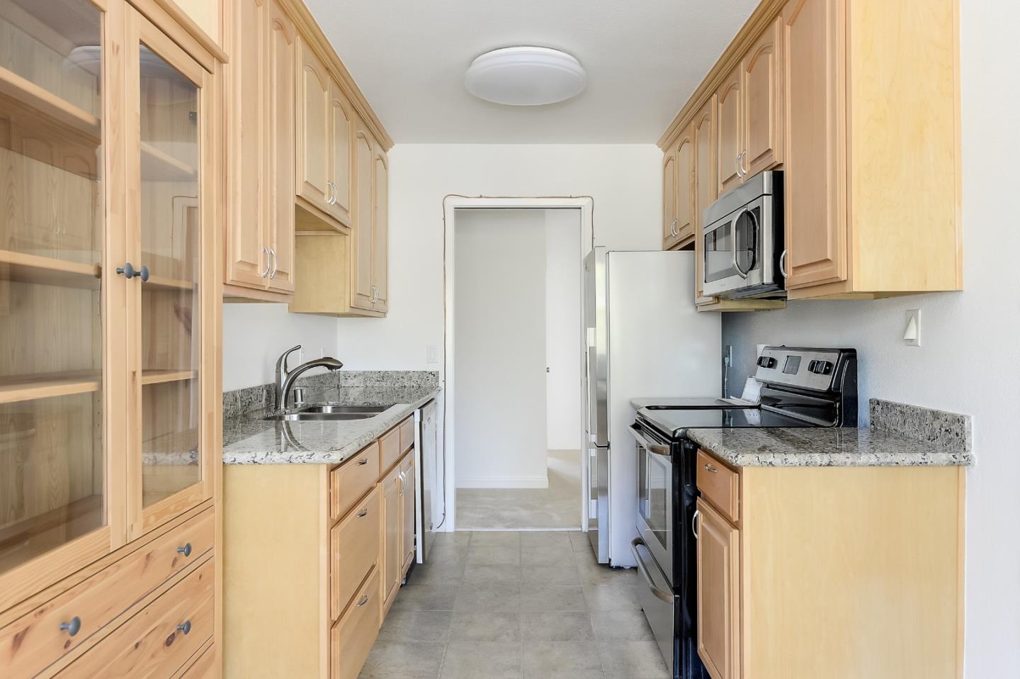 Detail Gallery Image 1 of 1 For 255 S Rengstorff Ave #110,  Mountain View,  CA 94040 - 2 Beds | 2 Baths