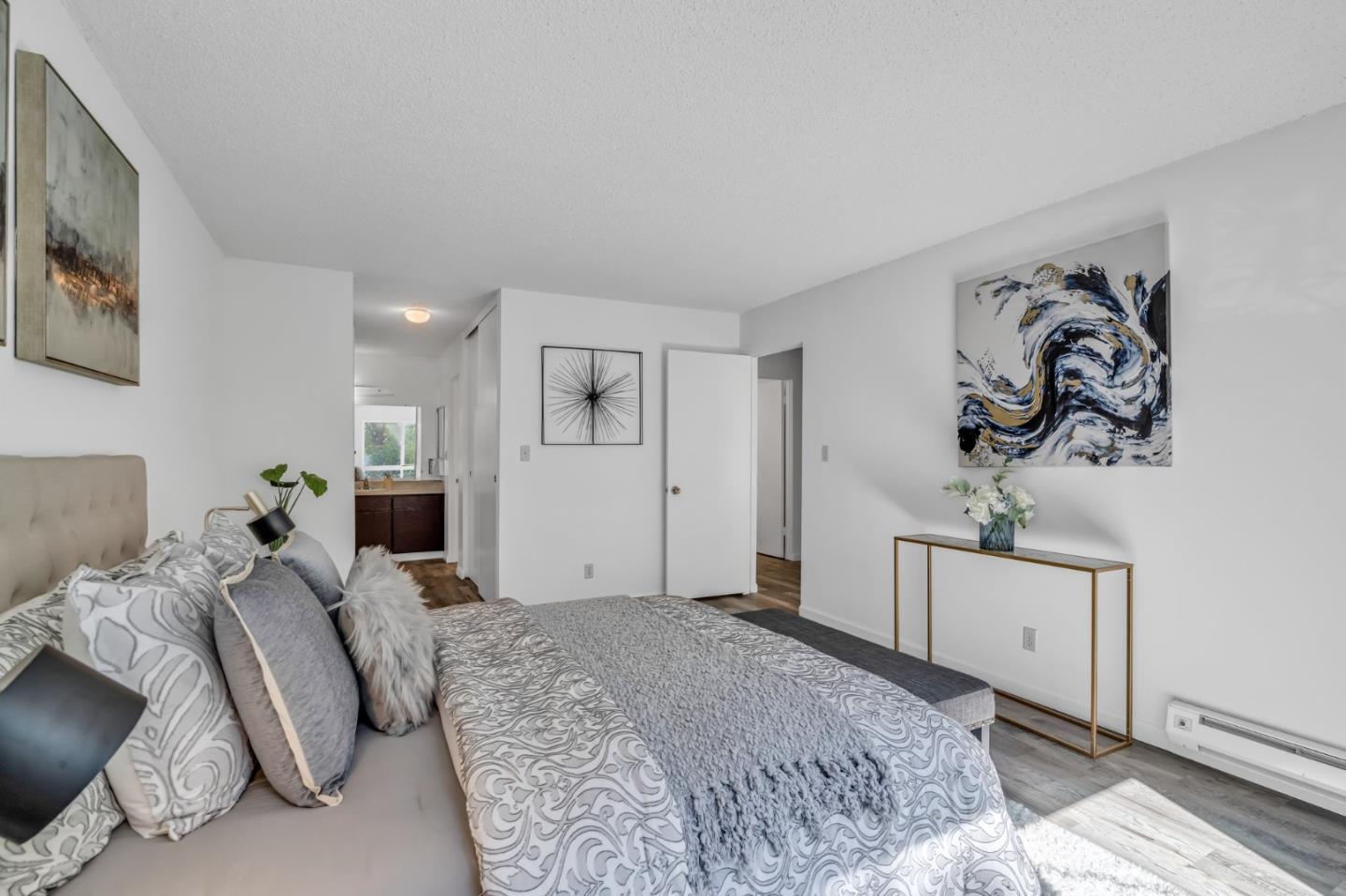 Detail Gallery Image 17 of 33 For 1031 Crestview Dr #114,  Mountain View,  CA 94040 - 2 Beds | 2 Baths