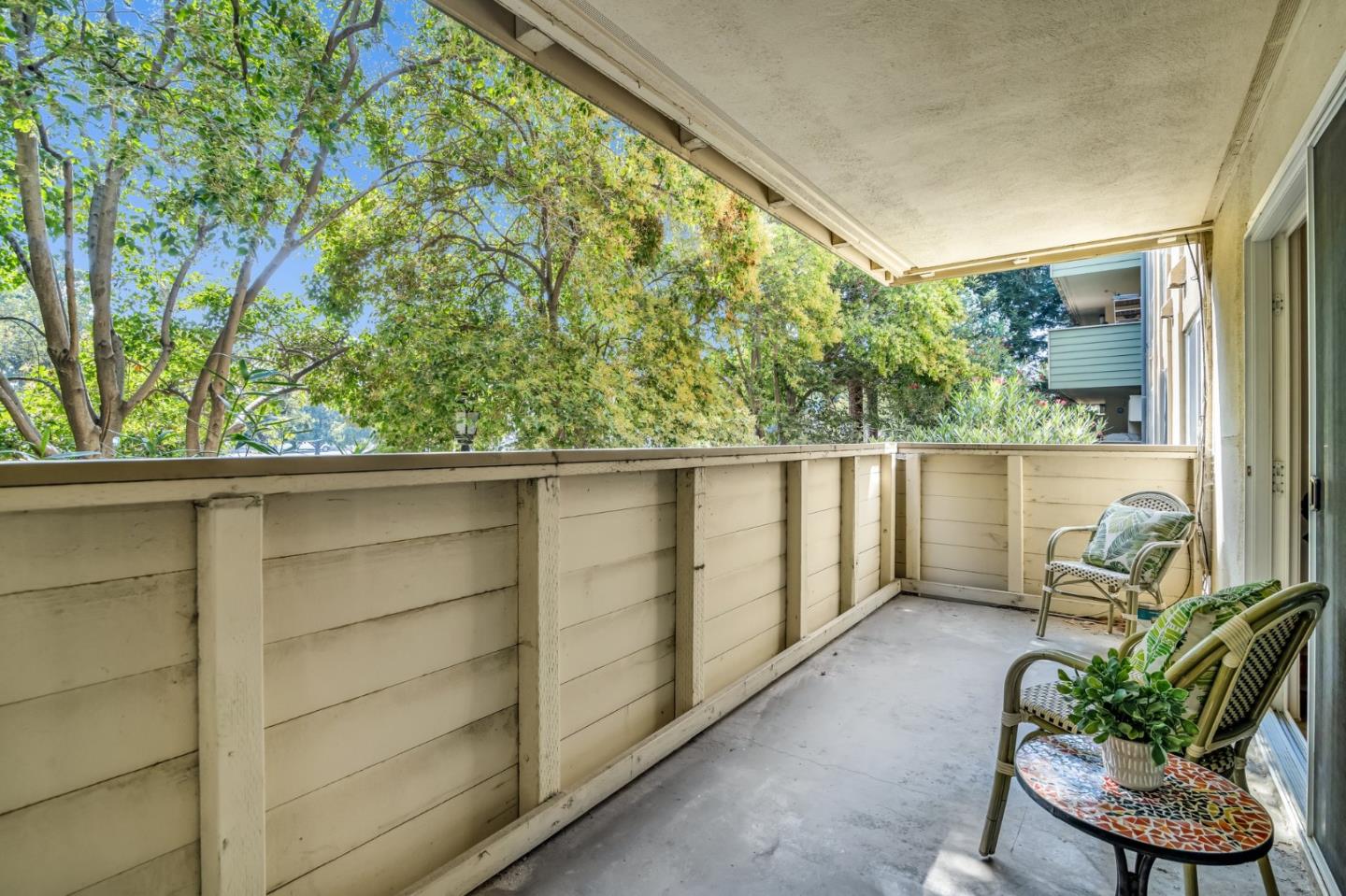 Detail Gallery Image 24 of 33 For 1031 Crestview Dr #114,  Mountain View,  CA 94040 - 2 Beds | 2 Baths