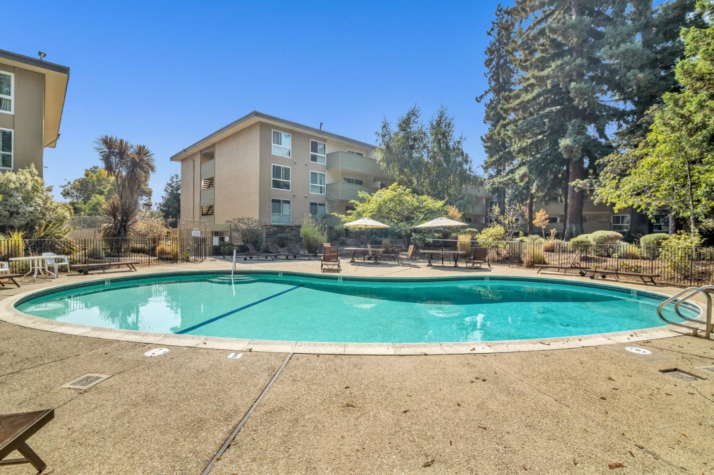 Detail Gallery Image 32 of 33 For 1031 Crestview Dr #114,  Mountain View,  CA 94040 - 2 Beds | 2 Baths