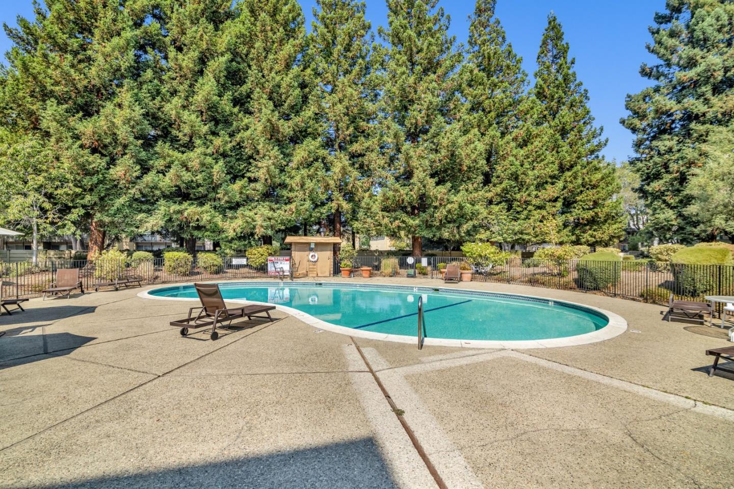 Detail Gallery Image 33 of 33 For 1031 Crestview Dr #114,  Mountain View,  CA 94040 - 2 Beds | 2 Baths