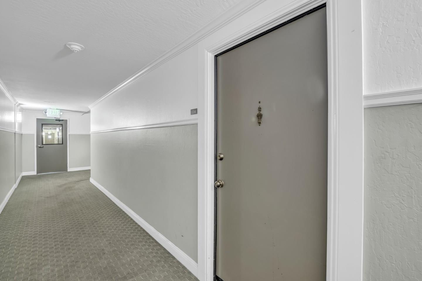 Detail Gallery Image 5 of 33 For 1031 Crestview Dr #114,  Mountain View,  CA 94040 - 2 Beds | 2 Baths