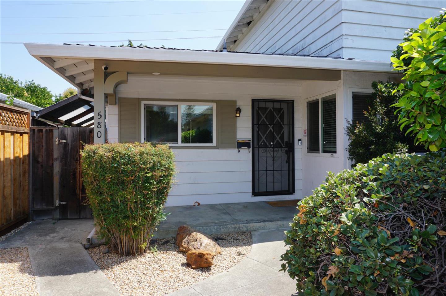 Detail Gallery Image 5 of 46 For 580 Shadow Glen, San Jose,  CA 95129 - 6 Beds | 4 Baths