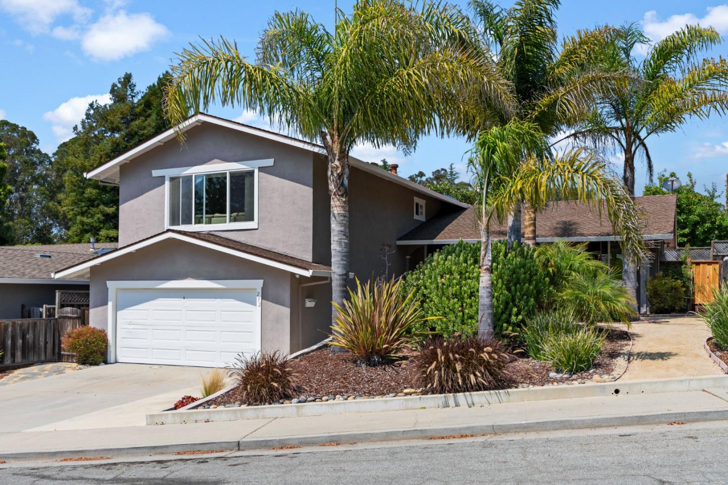Detail Gallery Image 1 of 35 For 232 Calvin Place, Santa Cruz,  CA 95060 - 5 Beds | 3 Baths