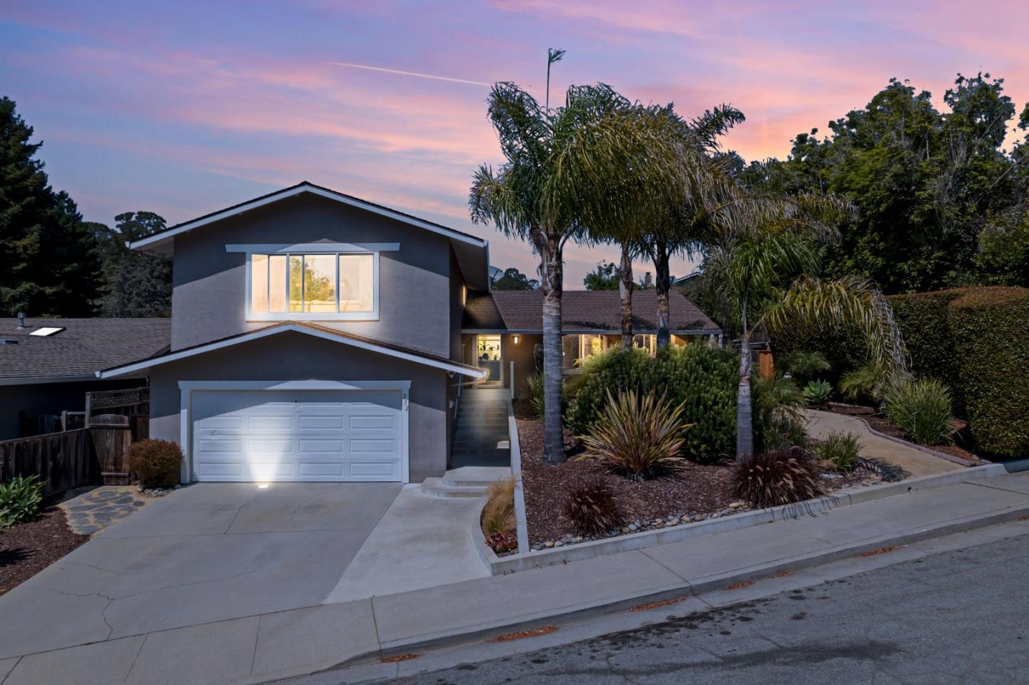 Detail Gallery Image 2 of 35 For 232 Calvin Place, Santa Cruz,  CA 95060 - 5 Beds | 3 Baths