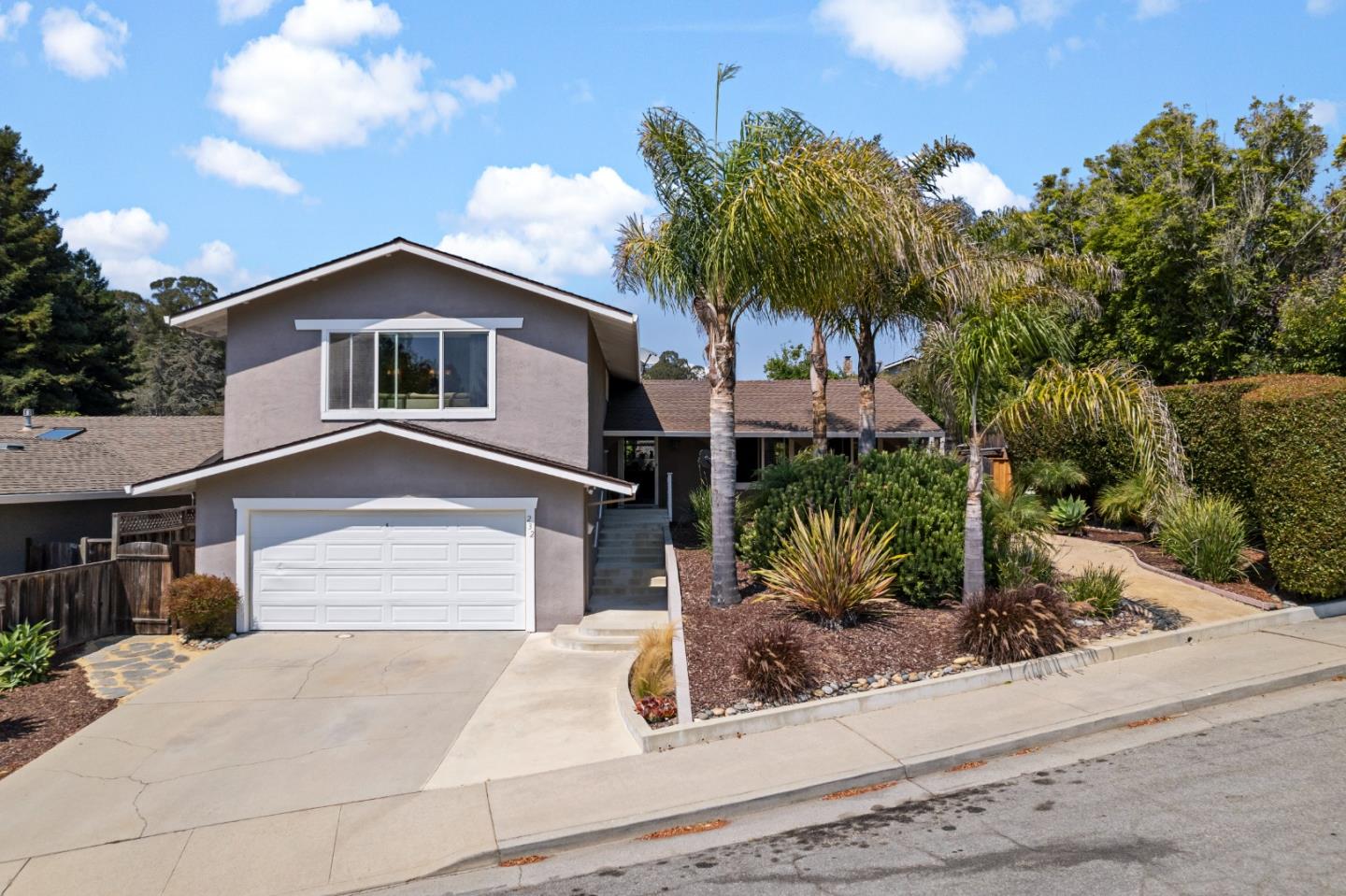 Detail Gallery Image 4 of 35 For 232 Calvin Place, Santa Cruz,  CA 95060 - 5 Beds | 3 Baths