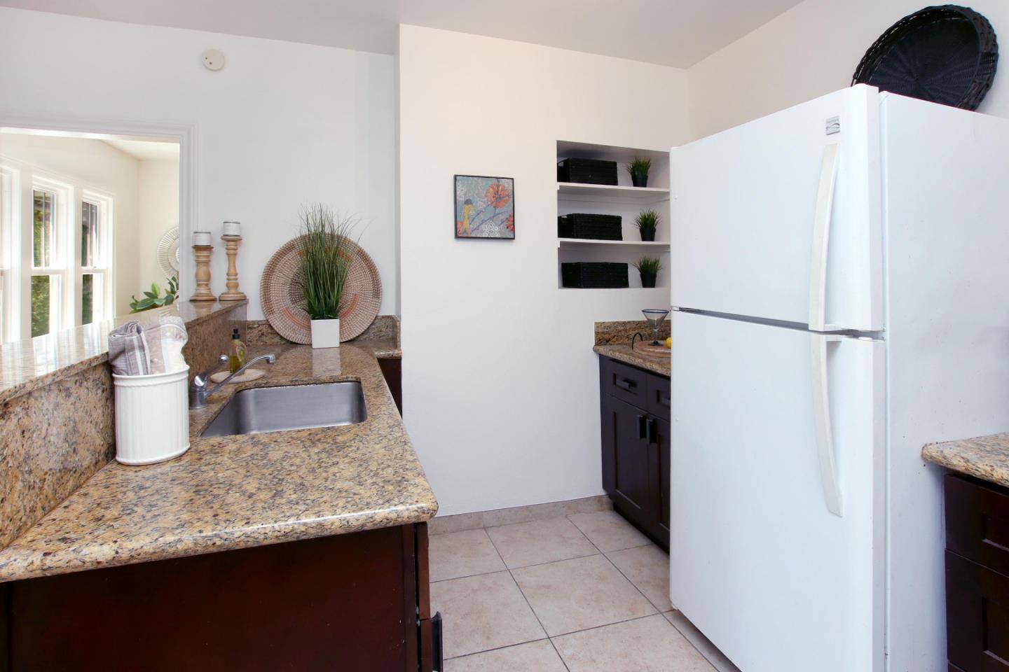 Detail Gallery Image 11 of 50 For 140 Market St, Santa Cruz,  CA 95060 - 3 Beds | 2 Baths