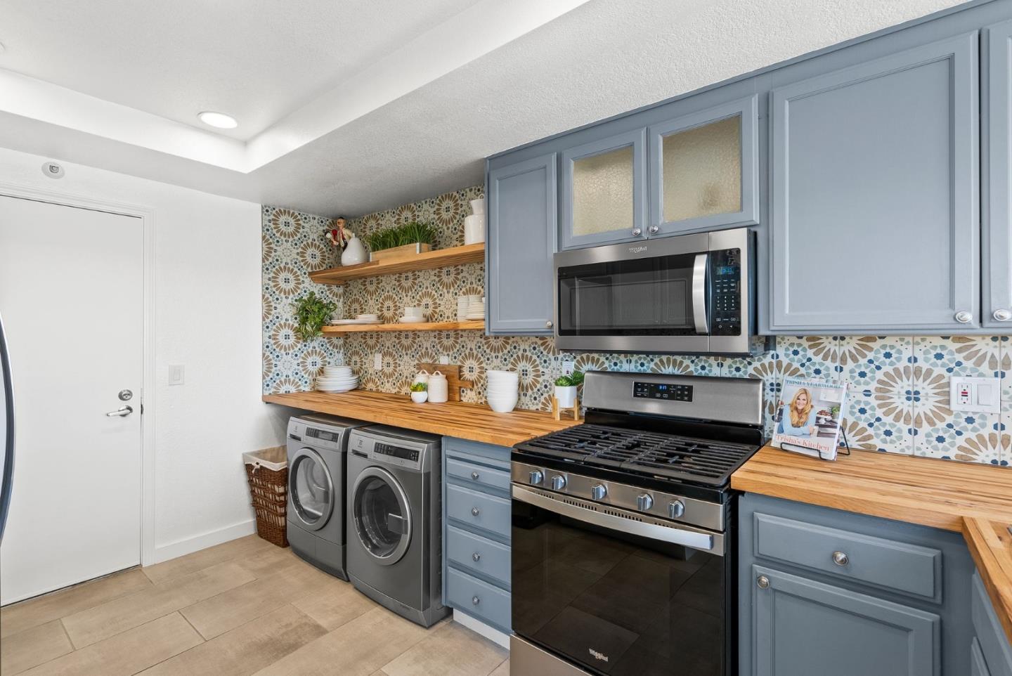 Detail Gallery Image 19 of 50 For 232 Greenview Dr, Daly City,  CA 94014 - 3 Beds | 2/1 Baths