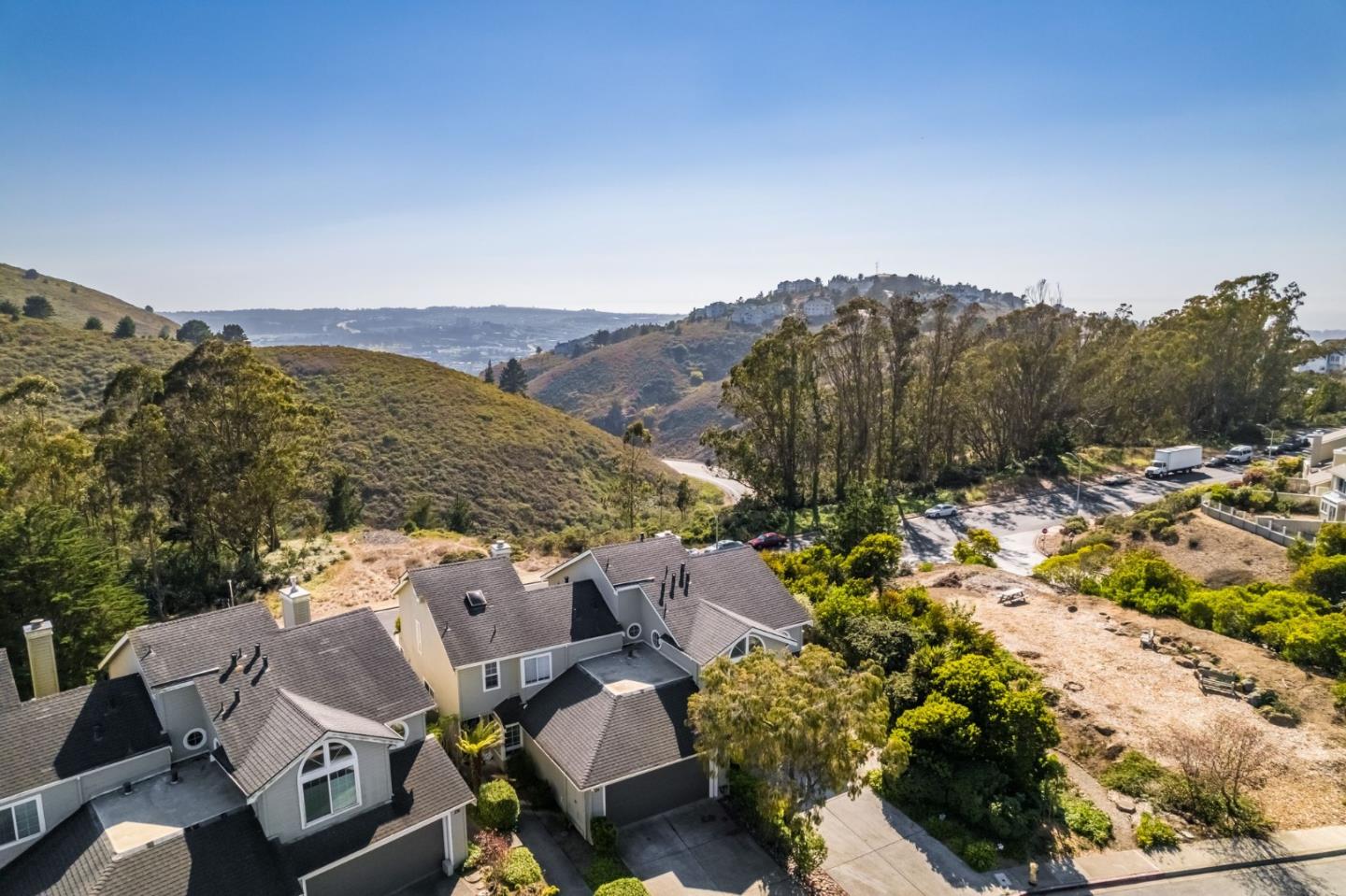 Detail Gallery Image 41 of 50 For 232 Greenview Dr, Daly City,  CA 94014 - 3 Beds | 2/1 Baths