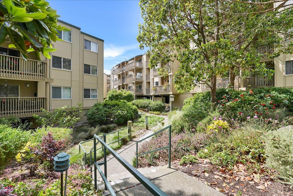 Detail Gallery Image 21 of 31 For 381 Half Moon Ln #305,  Daly City,  CA 94015 - 1 Beds | 1 Baths