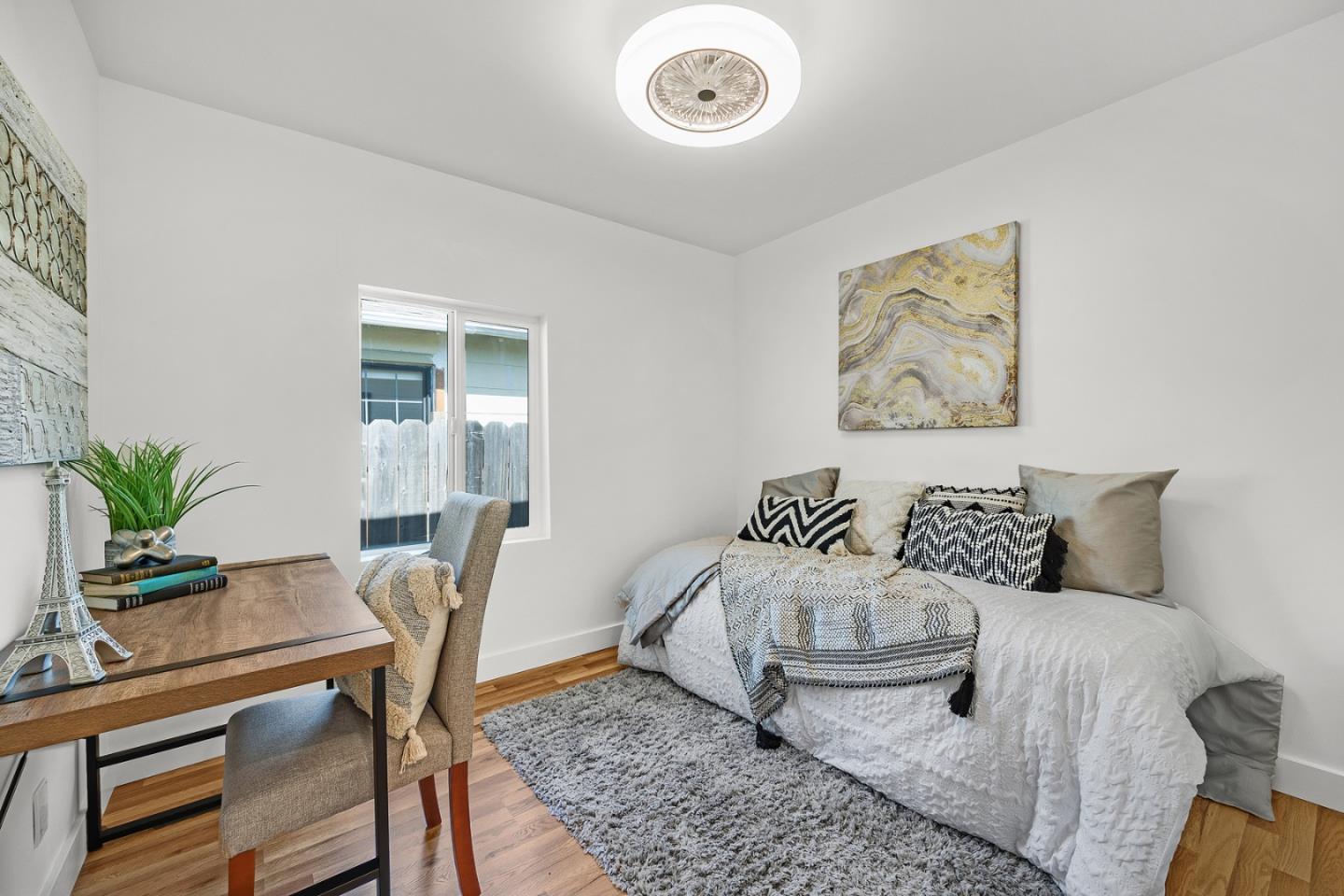 Detail Gallery Image 21 of 37 For 1518 Cypress Ave, San Mateo,  CA 94401 - 4 Beds | 2 Baths