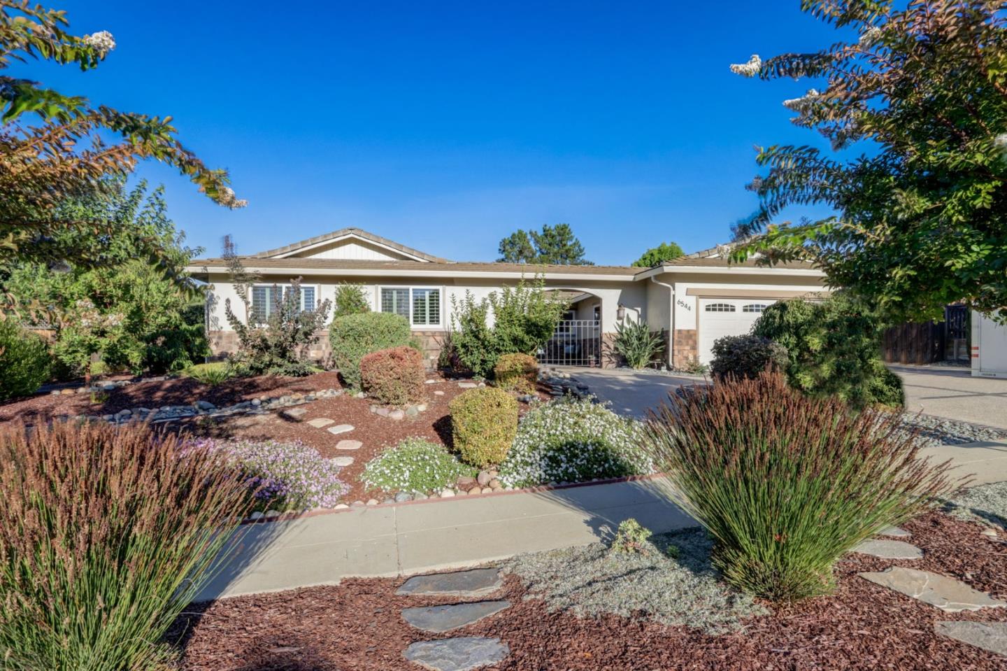 Detail Gallery Image 40 of 75 For 6544 Little Falls Dr, San Jose,  CA 95120 - 4 Beds | 2/1 Baths