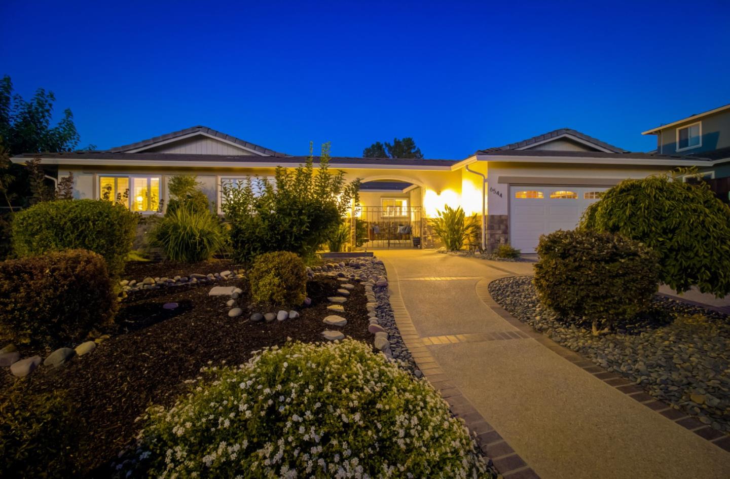 Detail Gallery Image 66 of 75 For 6544 Little Falls Dr, San Jose,  CA 95120 - 4 Beds | 2/1 Baths