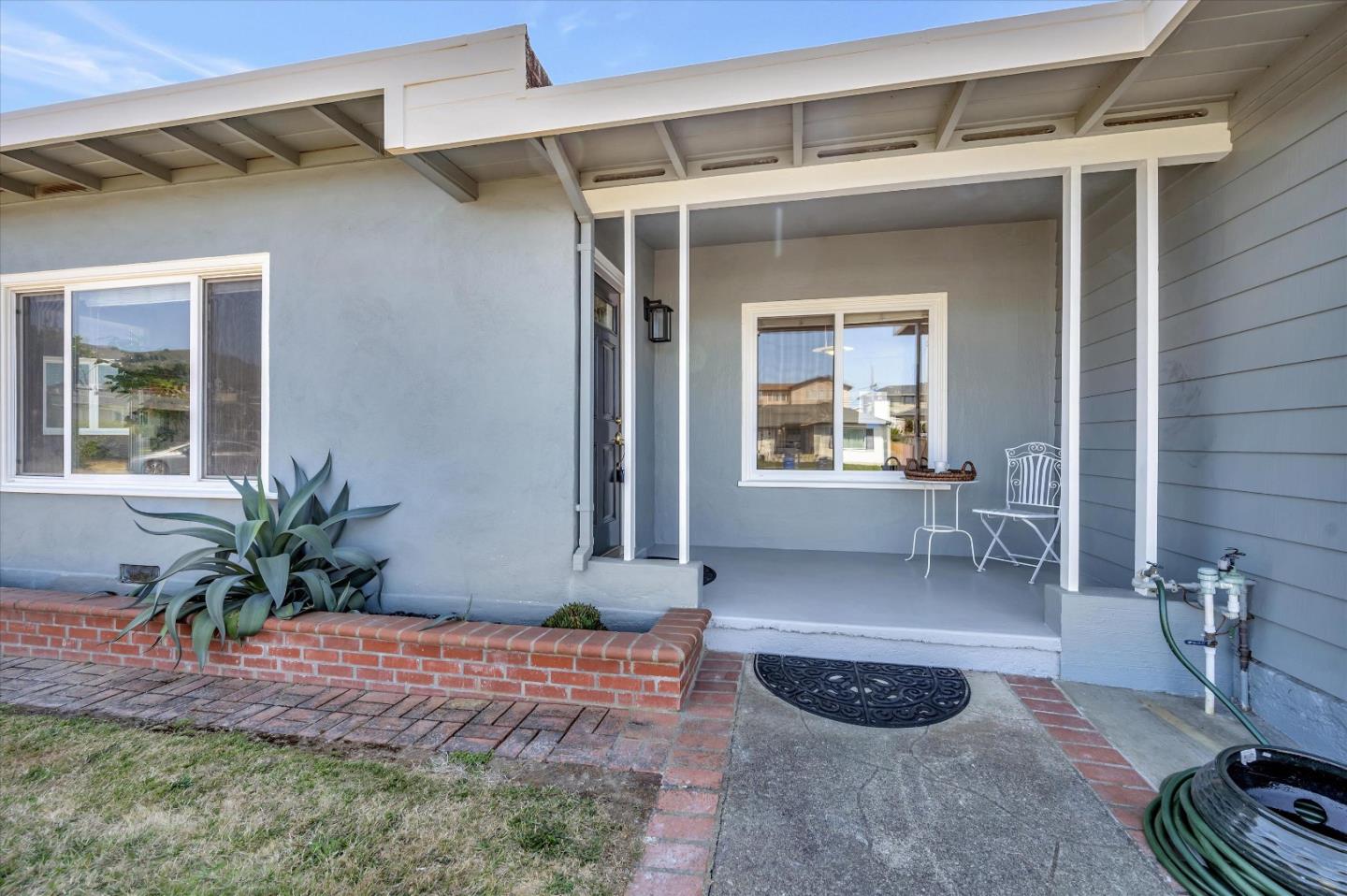 Detail Gallery Image 1 of 1 For 20 Emerald Ct, South San Francisco,  CA 94080 - 3 Beds | 1 Baths