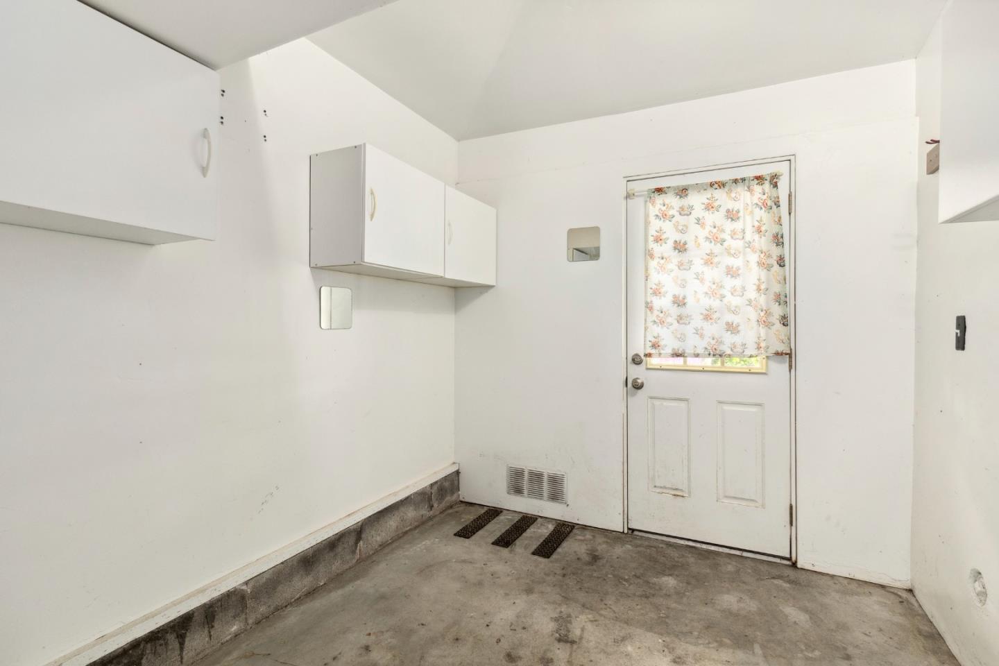 Detail Gallery Image 15 of 18 For 719 Pine St, Santa Cruz,  CA 95062 - 2 Beds | 1 Baths