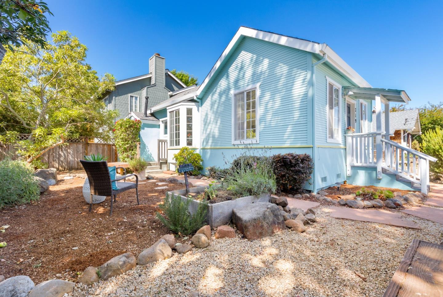 Detail Gallery Image 16 of 18 For 719 Pine St, Santa Cruz,  CA 95062 - 2 Beds | 1 Baths