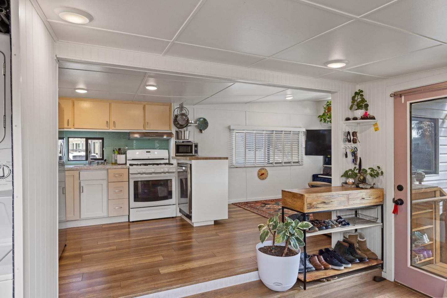Detail Gallery Image 3 of 40 For 750 47th Avenue 10 #10,  Capitola,  CA 95010 - 2 Beds | 1 Baths