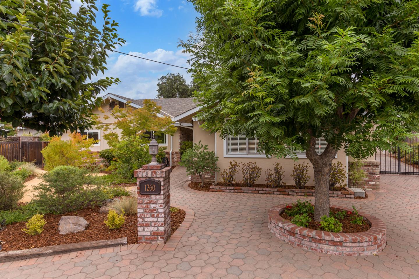 Detail Gallery Image 1 of 1 For 1260 Heritage Ct, Los Altos,  CA 94024 - 4 Beds | 2/1 Baths