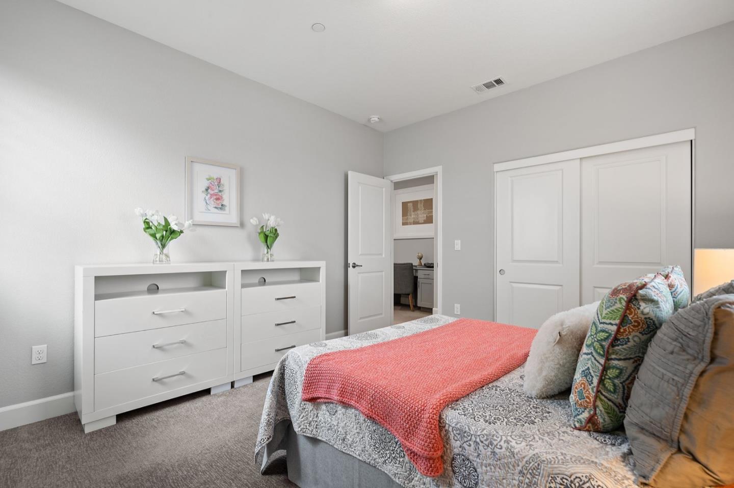 Detail Gallery Image 26 of 61 For 238 Crestview Cir, Daly City,  CA 94015 - 5 Beds | 4 Baths