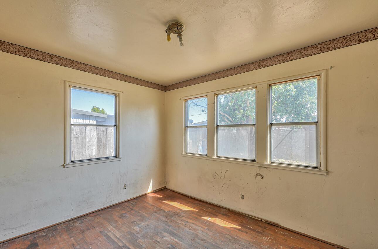 Detail Gallery Image 11 of 23 For 16 Sharon Dr, Salinas,  CA 93905 - 3 Beds | 1 Baths