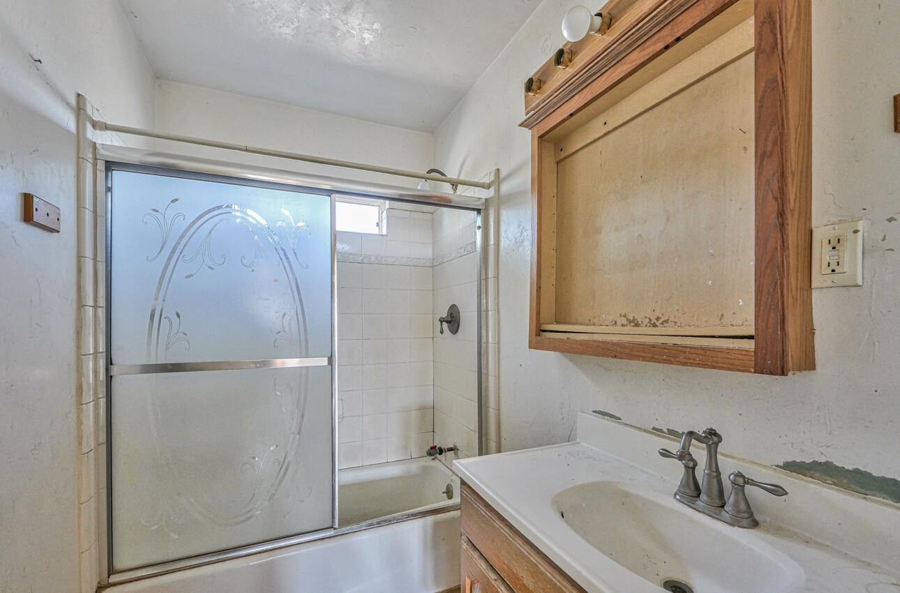 Detail Gallery Image 15 of 23 For 16 Sharon Dr, Salinas,  CA 93905 - 3 Beds | 1 Baths