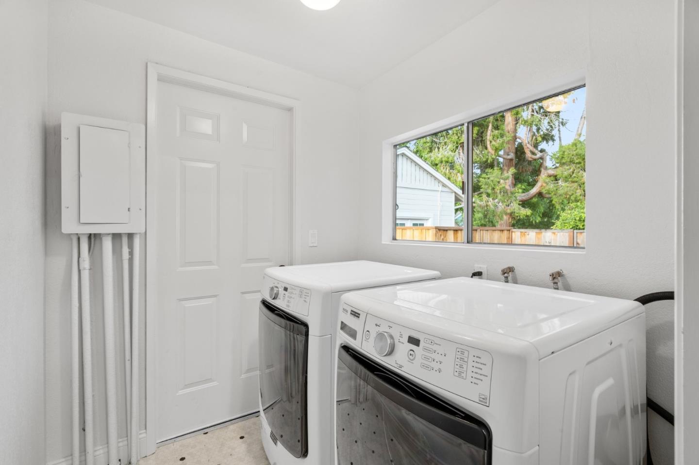 Detail Gallery Image 12 of 22 For 376 Pettis Ave, Mountain View,  CA 94041 - – Beds | – Baths