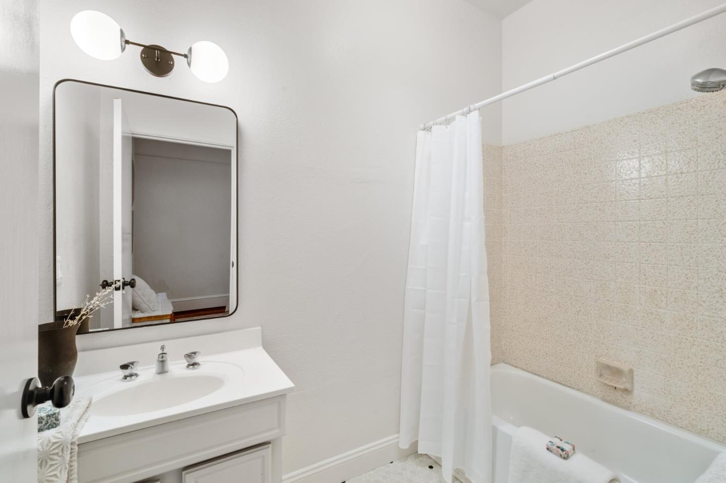 Detail Gallery Image 8 of 22 For 376 Pettis Ave, Mountain View,  CA 94041 - – Beds | – Baths