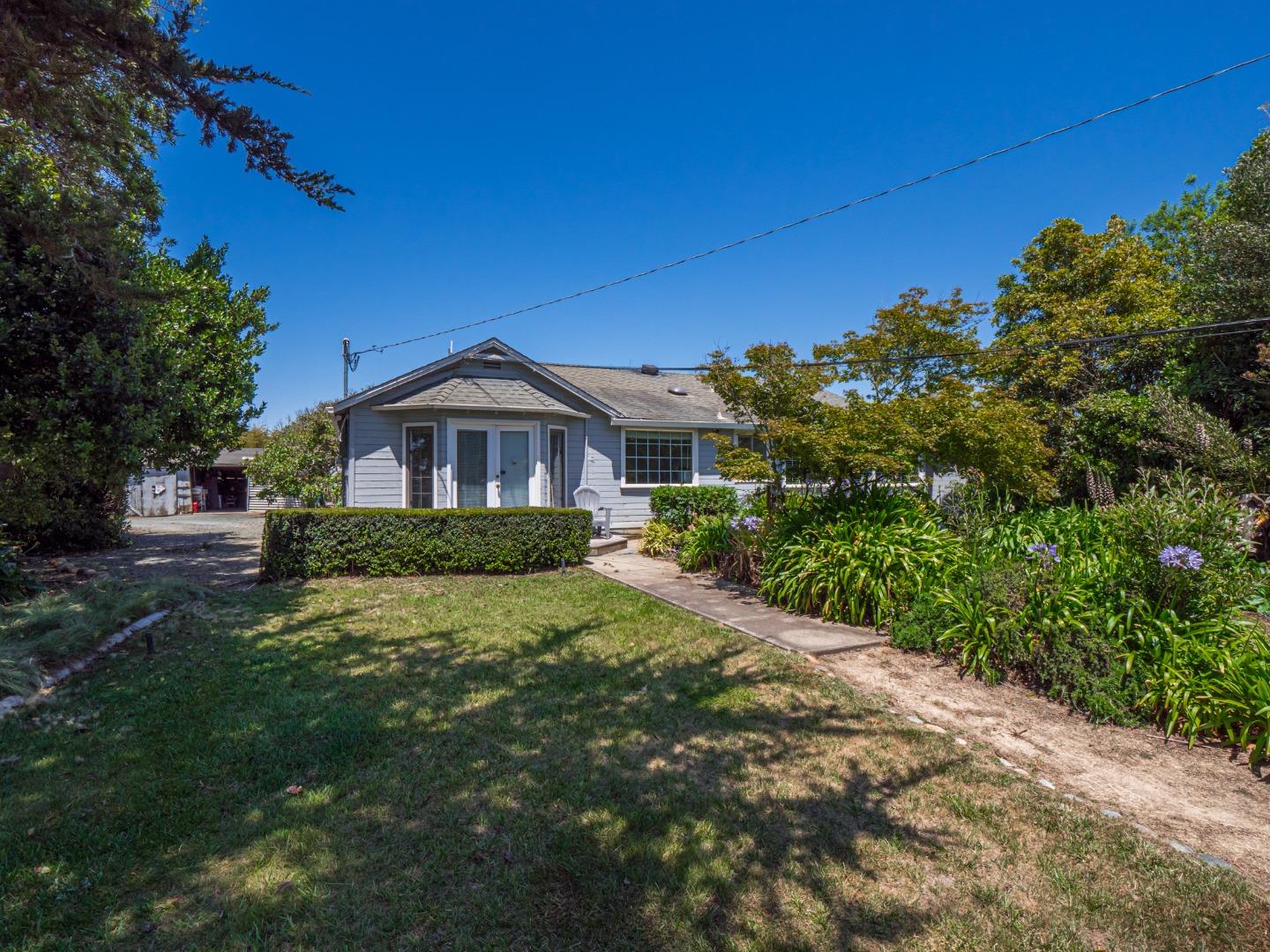 Detail Gallery Image 1 of 1 For 248 Bluff Rd, Moss Landing,  CA 95039 - 3 Beds | 1/1 Baths