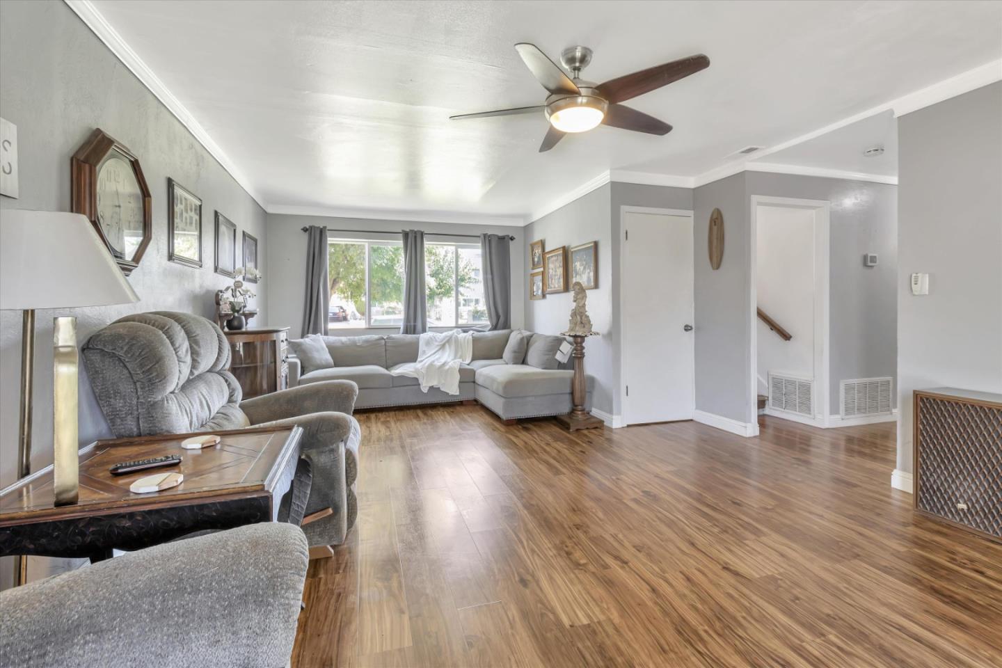 Detail Gallery Image 7 of 36 For 1217 Edith St, San Jose,  CA 95122 - 4 Beds | 2 Baths