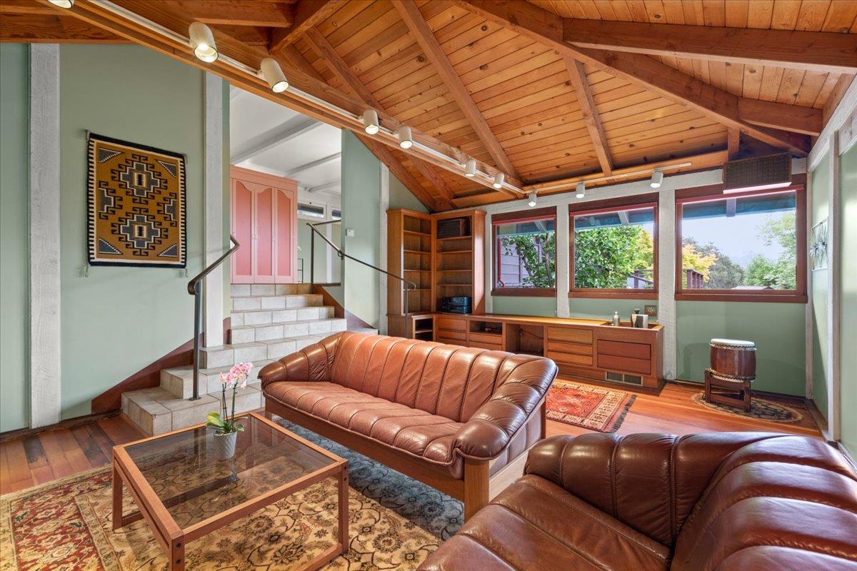 Detail Gallery Image 10 of 49 For 2234 Ocean Street Ext, Santa Cruz,  CA 95060 - 3 Beds | 2 Baths
