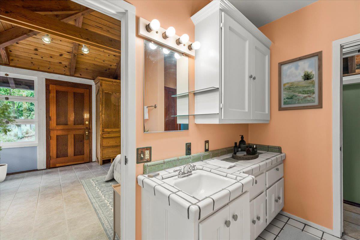 Detail Gallery Image 21 of 49 For 2234 Ocean Street Ext, Santa Cruz,  CA 95060 - 3 Beds | 2 Baths