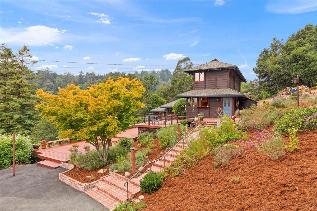 Detail Gallery Image 3 of 49 For 2234 Ocean Street Ext, Santa Cruz,  CA 95060 - 3 Beds | 2 Baths