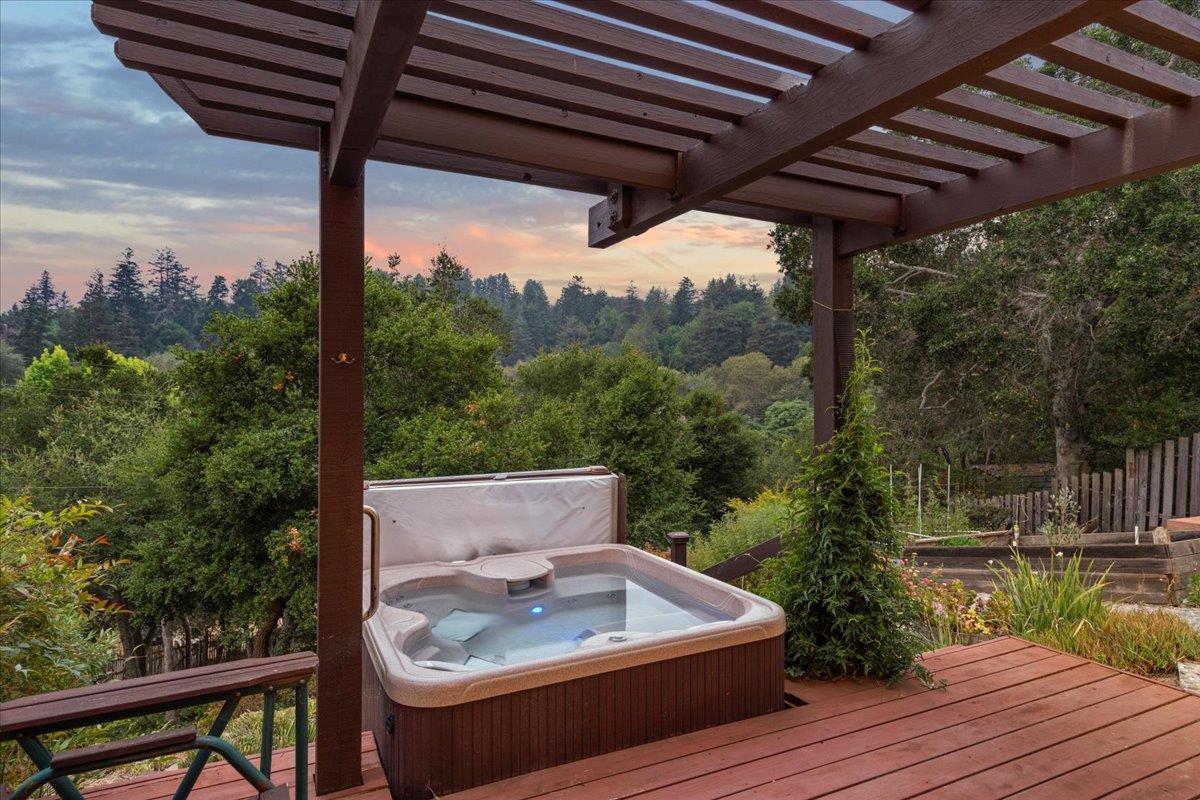 Detail Gallery Image 35 of 49 For 2234 Ocean Street Ext, Santa Cruz,  CA 95060 - 3 Beds | 2 Baths