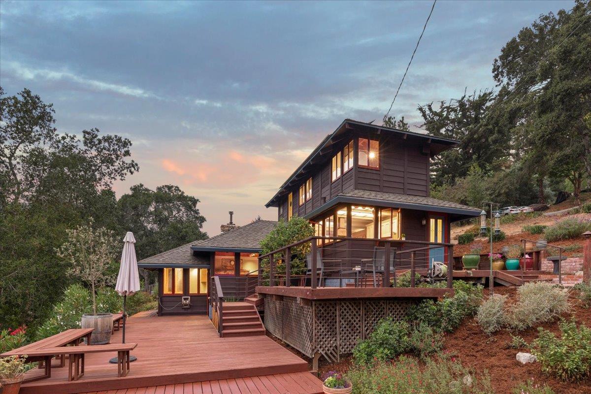 Detail Gallery Image 4 of 49 For 2234 Ocean Street Ext, Santa Cruz,  CA 95060 - 3 Beds | 2 Baths