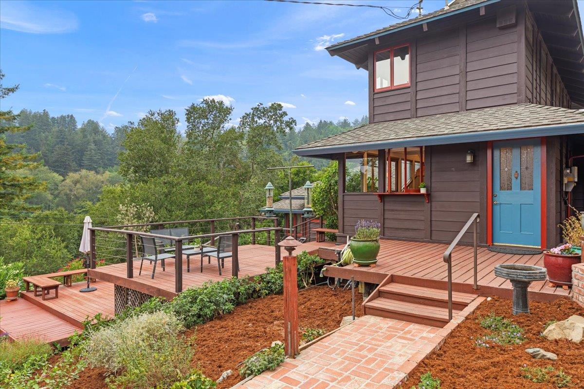 Detail Gallery Image 5 of 49 For 2234 Ocean Street Ext, Santa Cruz,  CA 95060 - 3 Beds | 2 Baths